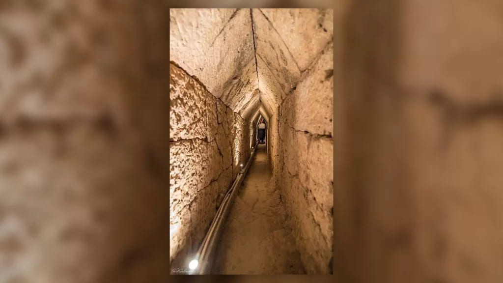 Египет: обнаружение огромного туннеля под древним храмом