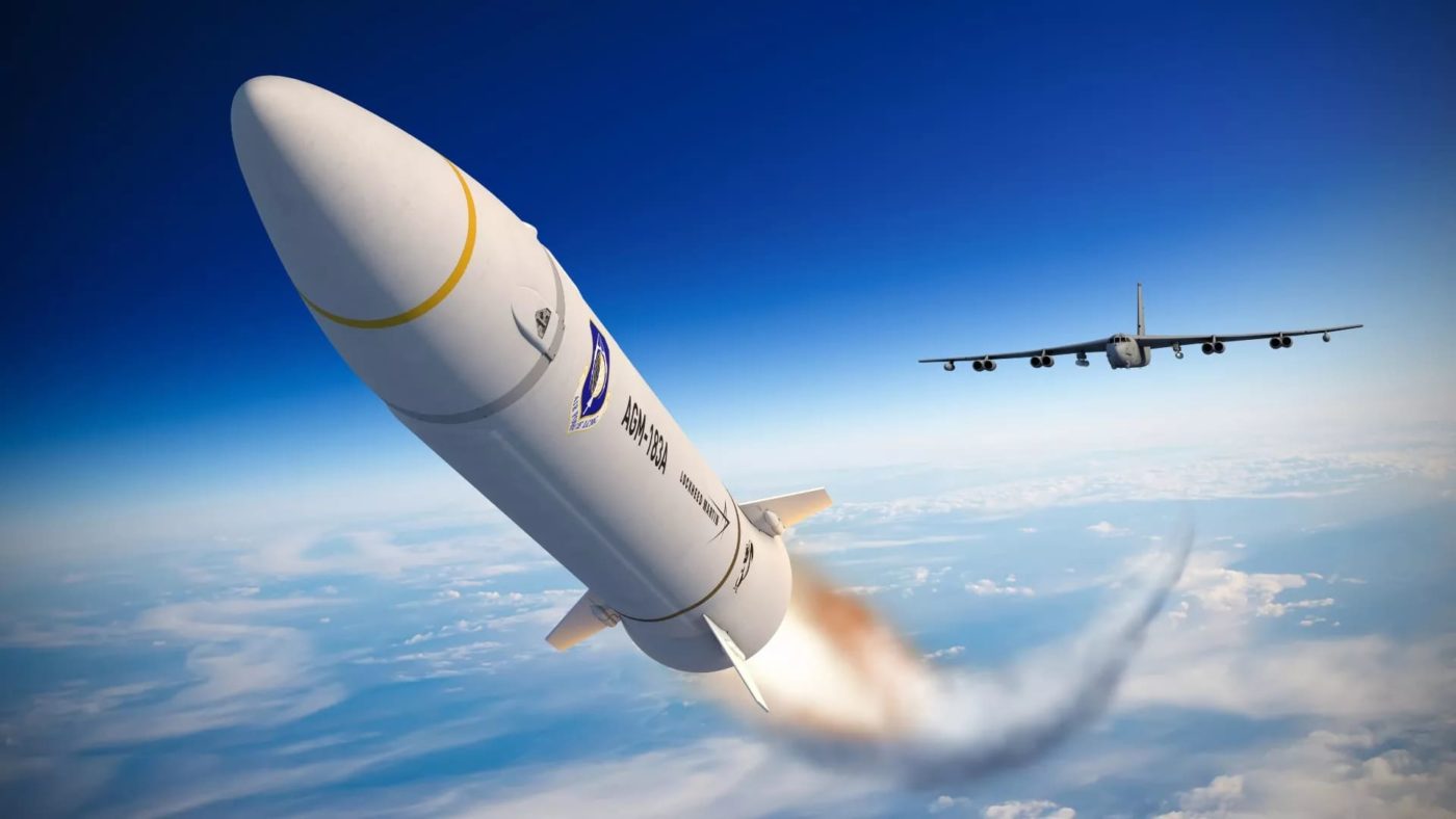 ВВС США запустили первую боевую гиперзвуковую ракету