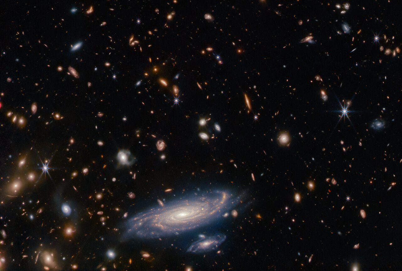 Джеймс Уэбб: впечатляющее изображение глубокой Вселенной