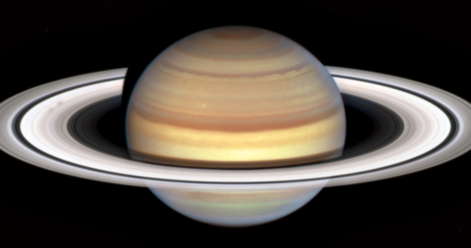 Хаббл сфотографировал загадочные вспышки на кольцах Сатурна