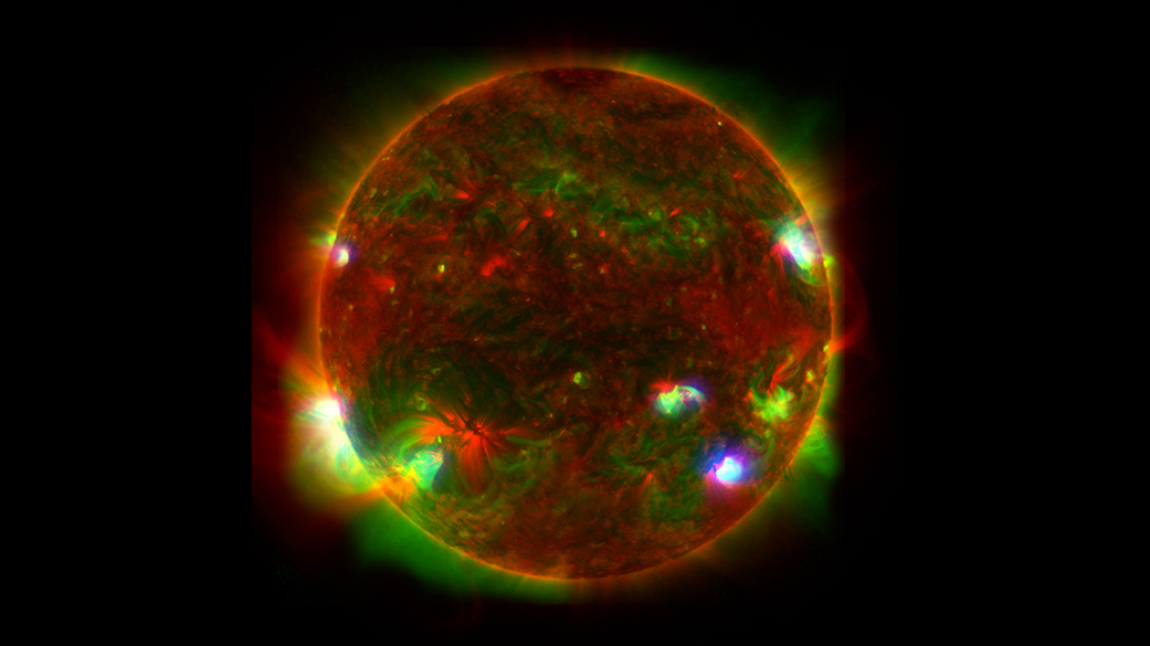 Телескоп НАСА NuSTAR обнаружил "скрытый свет" Солнца!