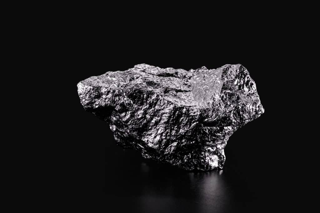Серебро металл химический элемент. Иридий. Вкрапления титана с железом.