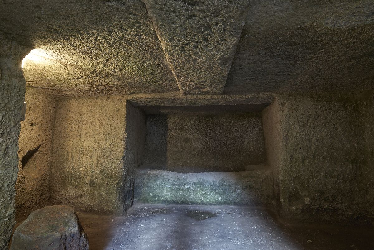 Археологи обнаружили нетронутую этрусскую гробницу возрастом 2600 лет