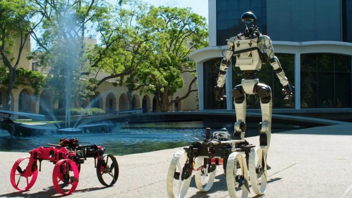 В США представлена уникальная роботизированная система, способная ходить, летать и ездить