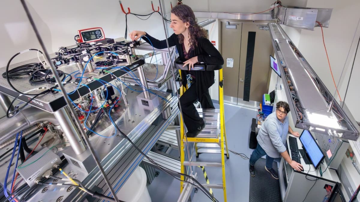 Квантовый интернет стал ближе благодаря молекулам эрбия, совместимым с оптоволокном