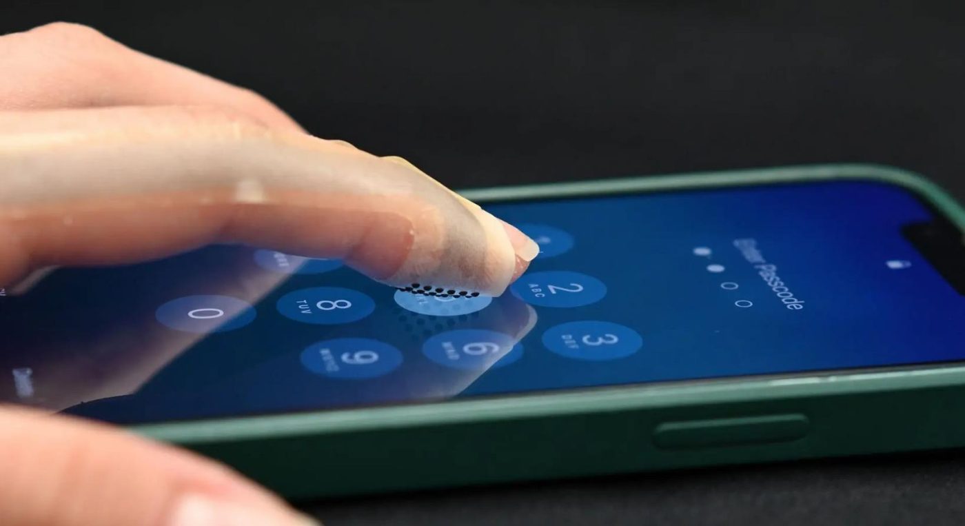 Инженеры представили ультратонкий патч для ощущения виртуальных текстур