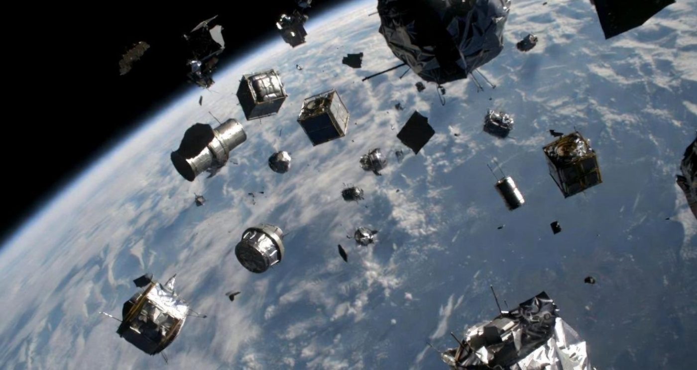 Китай впервые предупредил США о риске столкновения спутников на орбите