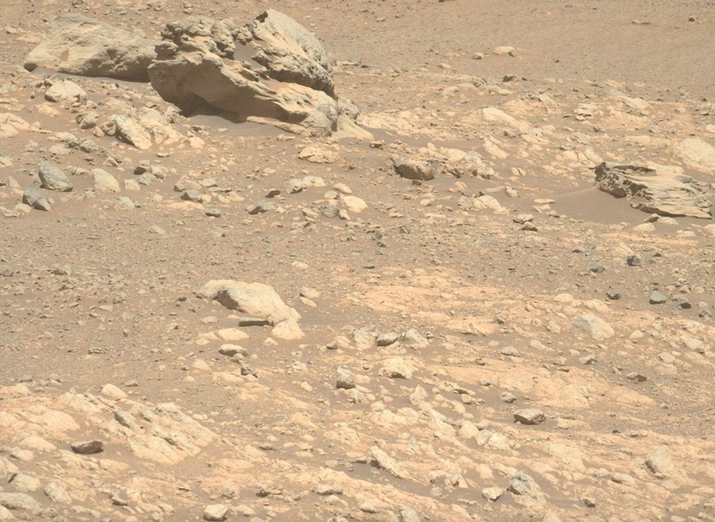 Марсоход Perseverance обнаружил на Марсе еще один странный камень