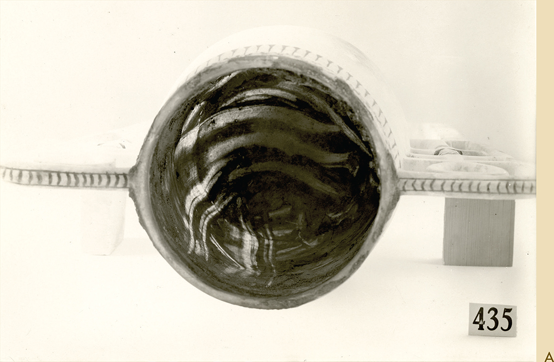 Загадочные сосуды, найденные в гробнице Тутанхамона, веками ставили ученых в тупик — новое исследование наконец-то раскрывает, что в них находилось