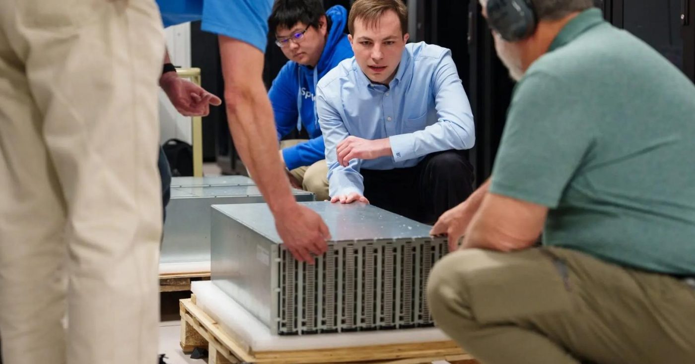 Первый в мире нейроморфный суперкомпьютер приближается к реальности благодаря математическим вычислениям, вдохновленным работой мозга