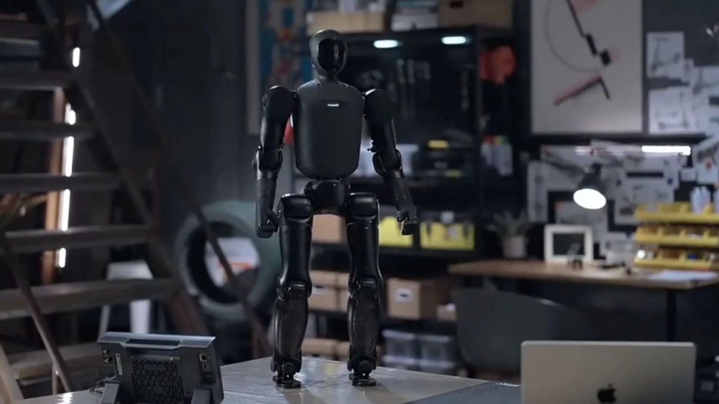 Китайский стартап AgiBot представил миниатюрного робота Q1, который помещается в рюкзак